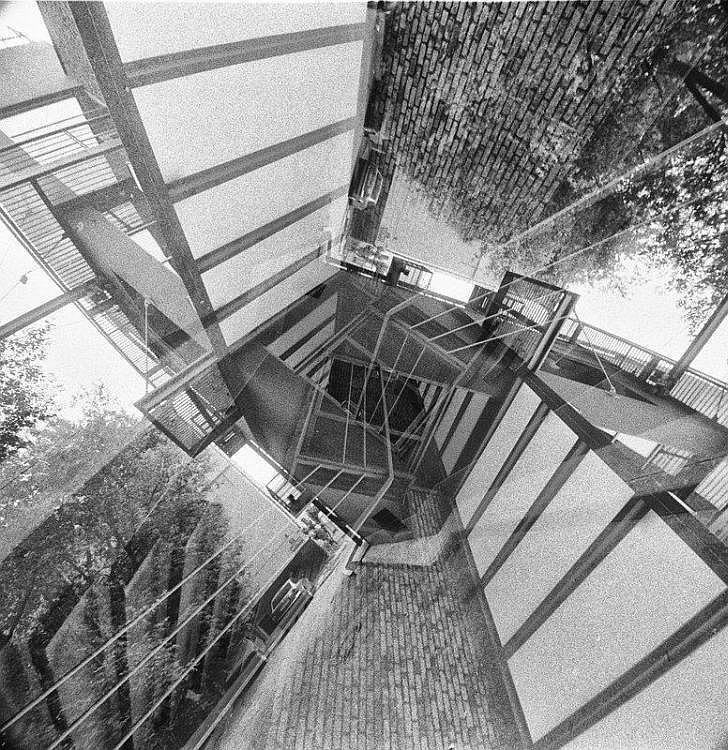 "Центр современного искусства" двойной мультиэкспозицией на псевдоинфракрасную SFX-200