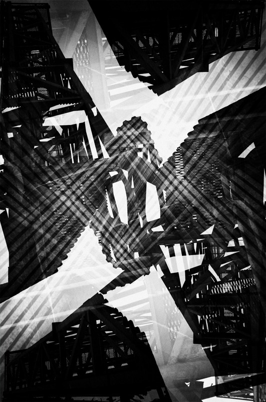 четырехкратная экспозиция на цифровую камеру с поворотом
перевод в ч-б