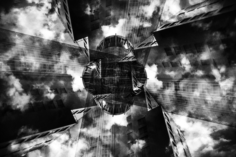 четырехкратная экспозиция на цифровой камере с поворотом на 90
перевод в ч-б