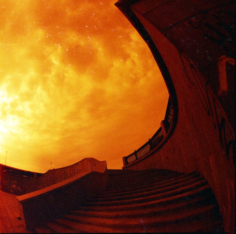Пленка Lomography Redscale XR Negative 50-200 120
