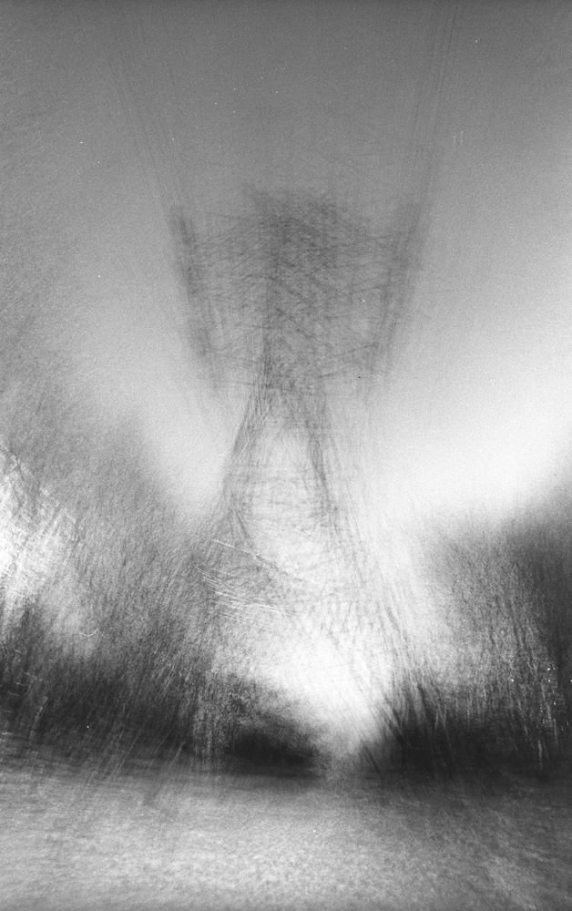 Многократная мультиэкспозиция при съемке с покачиванием камеры.