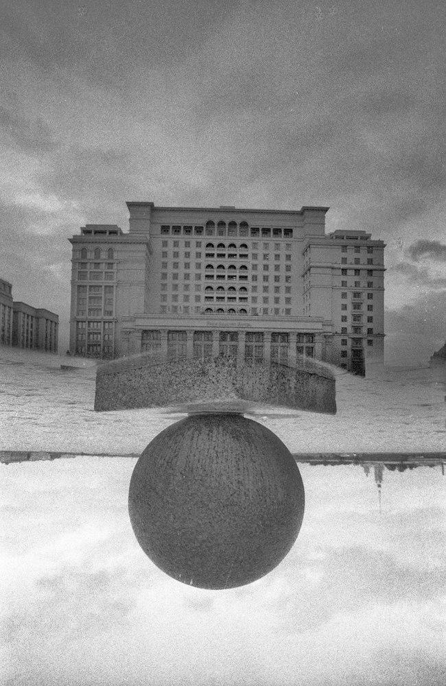 Мультиэкспозиция в два кадра с полукадровым фильтром с поворотом камеры на 180