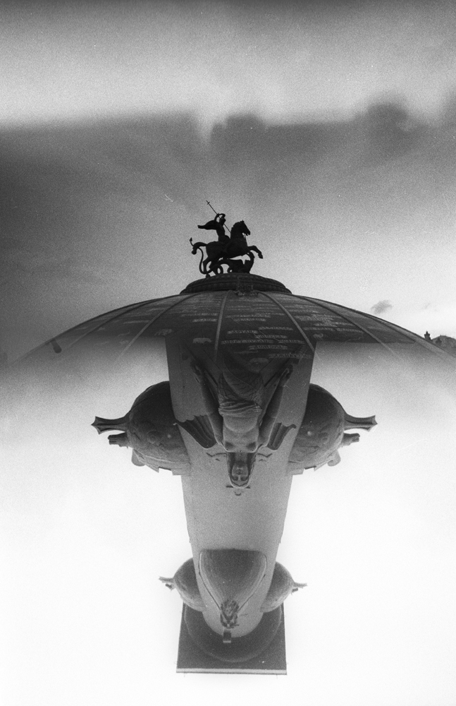 Мультиэкспозиция в два кадра с полукадровым фильтром с поворотом камеры на 180