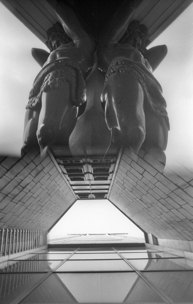 Мультиэкспозиция в два кадра с полукадровым фильтром с поворотом камеры на 180