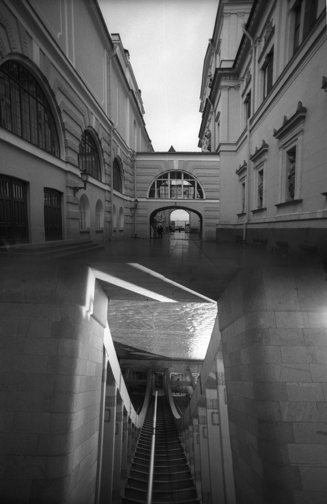 Мультиэкспозиция в два кадра с полукадровым фильтром с поворотом камеры на 180