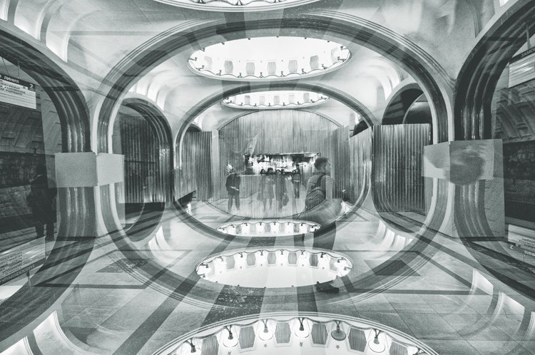 Маяковская, цифровая мультиэкспозиция в два кадра